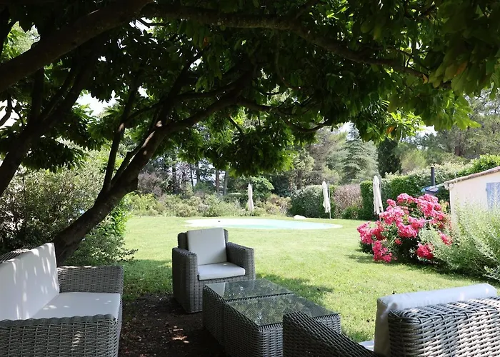 Bastide Magnolia - Gite Et Chambres D 'Hotes, Roussillon - 2 Nuits Minimum