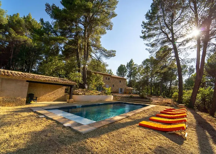 Stunning Panoramic Views And Heated Pool In Roussillon
